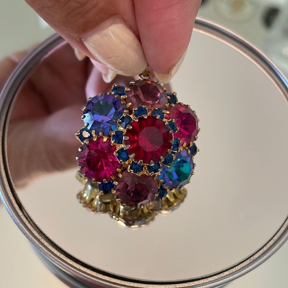 Vtg large round multi colored rhinestone pendant‎